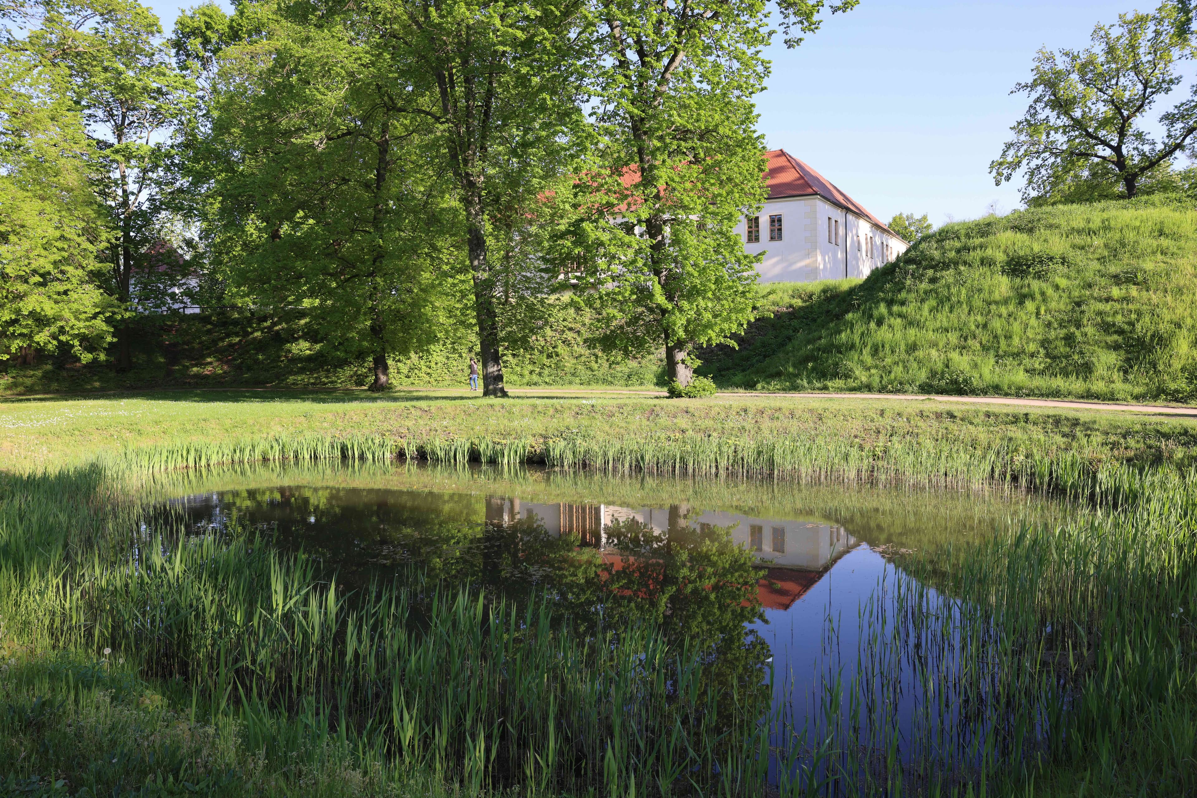 Frühjahrsputz im Schlosspark: Gemeinschaftsaktion in Senftenberg