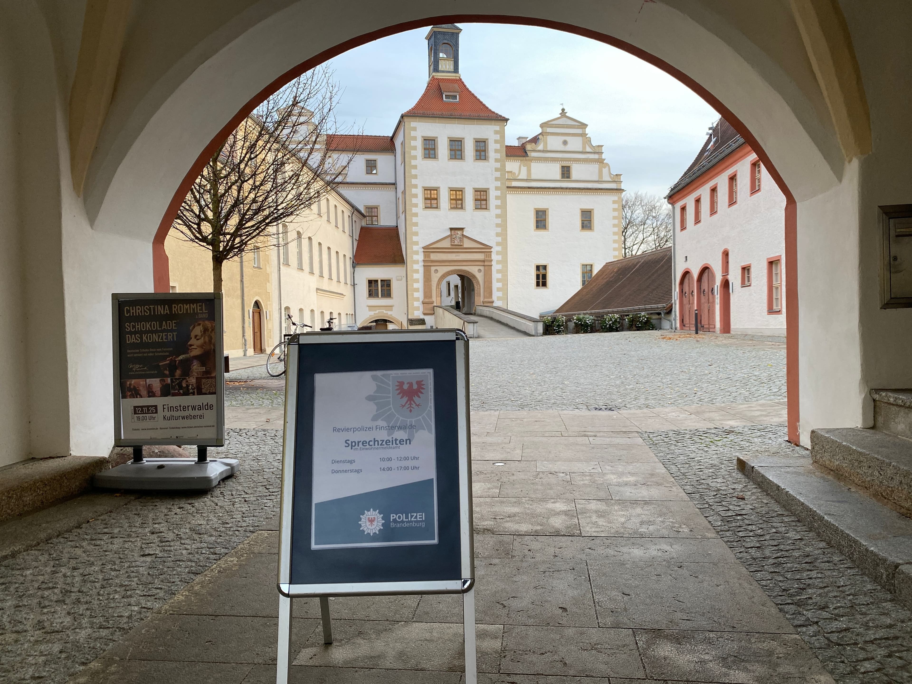 Neue Polizeiwache in Finsterwalde eröffnet