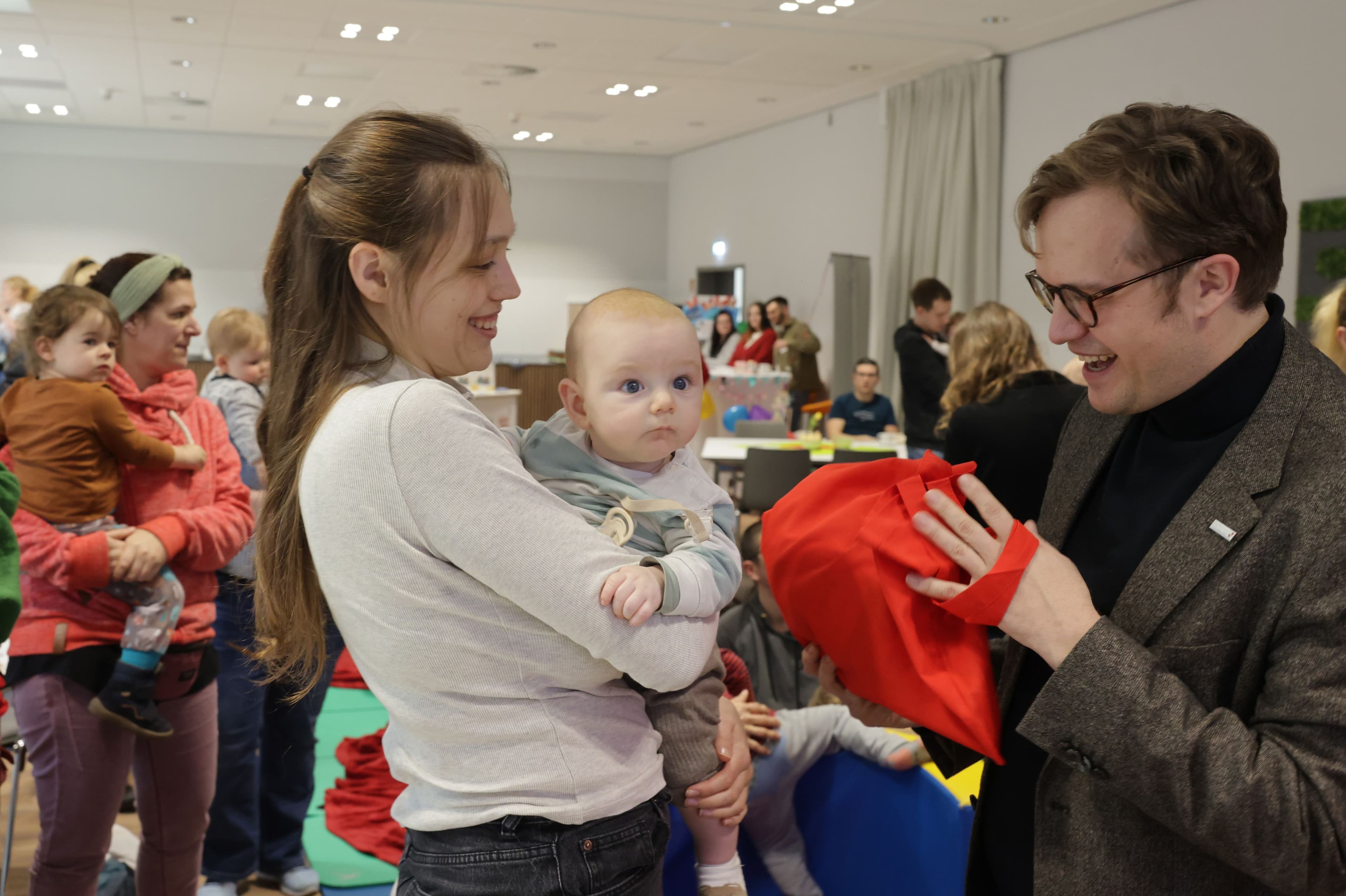 Senftenberg feiert den ersten großen Baby-Treff nach langer Pause!