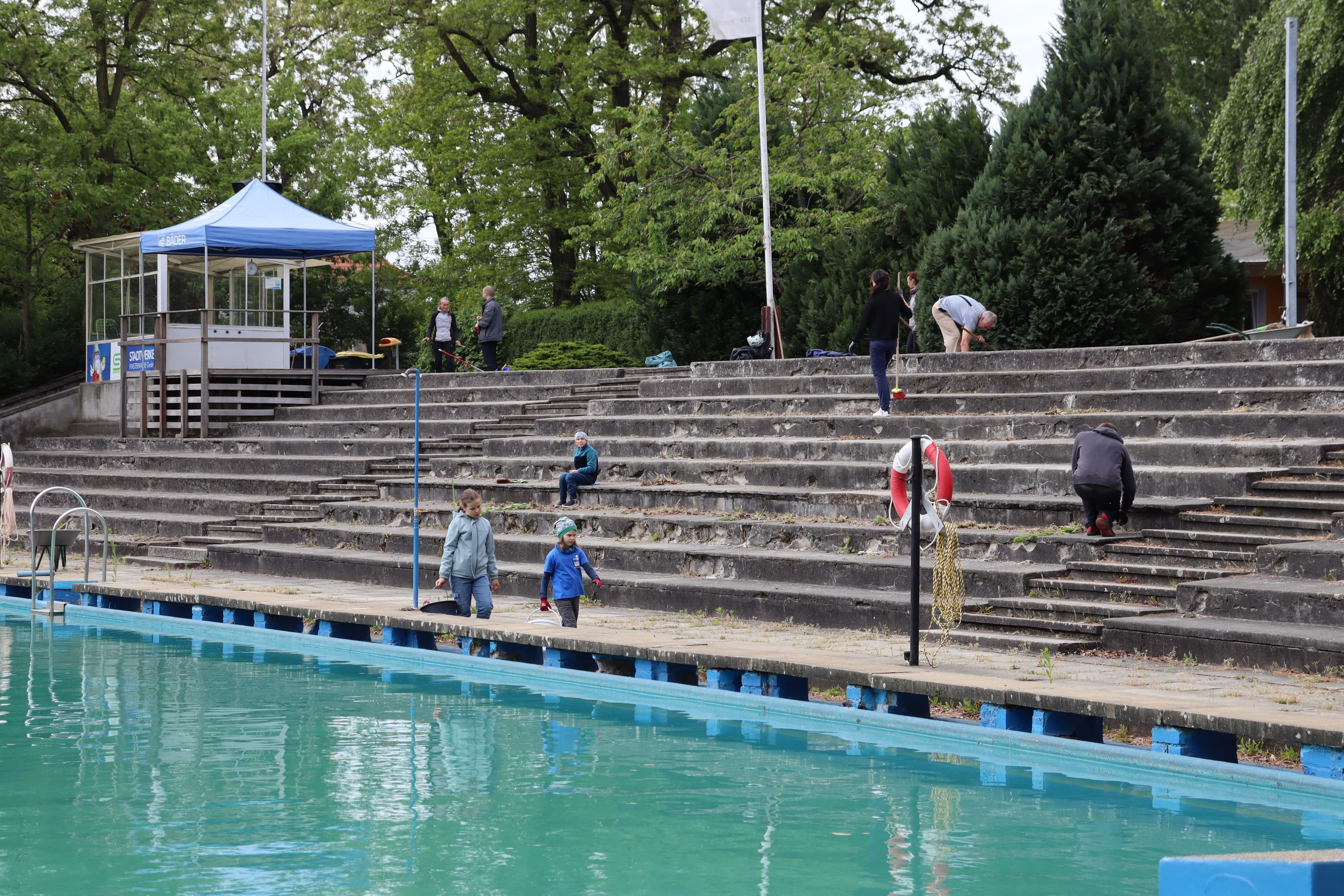 Startschuss für die Badesaison im Schwimmstadion Freundschaft