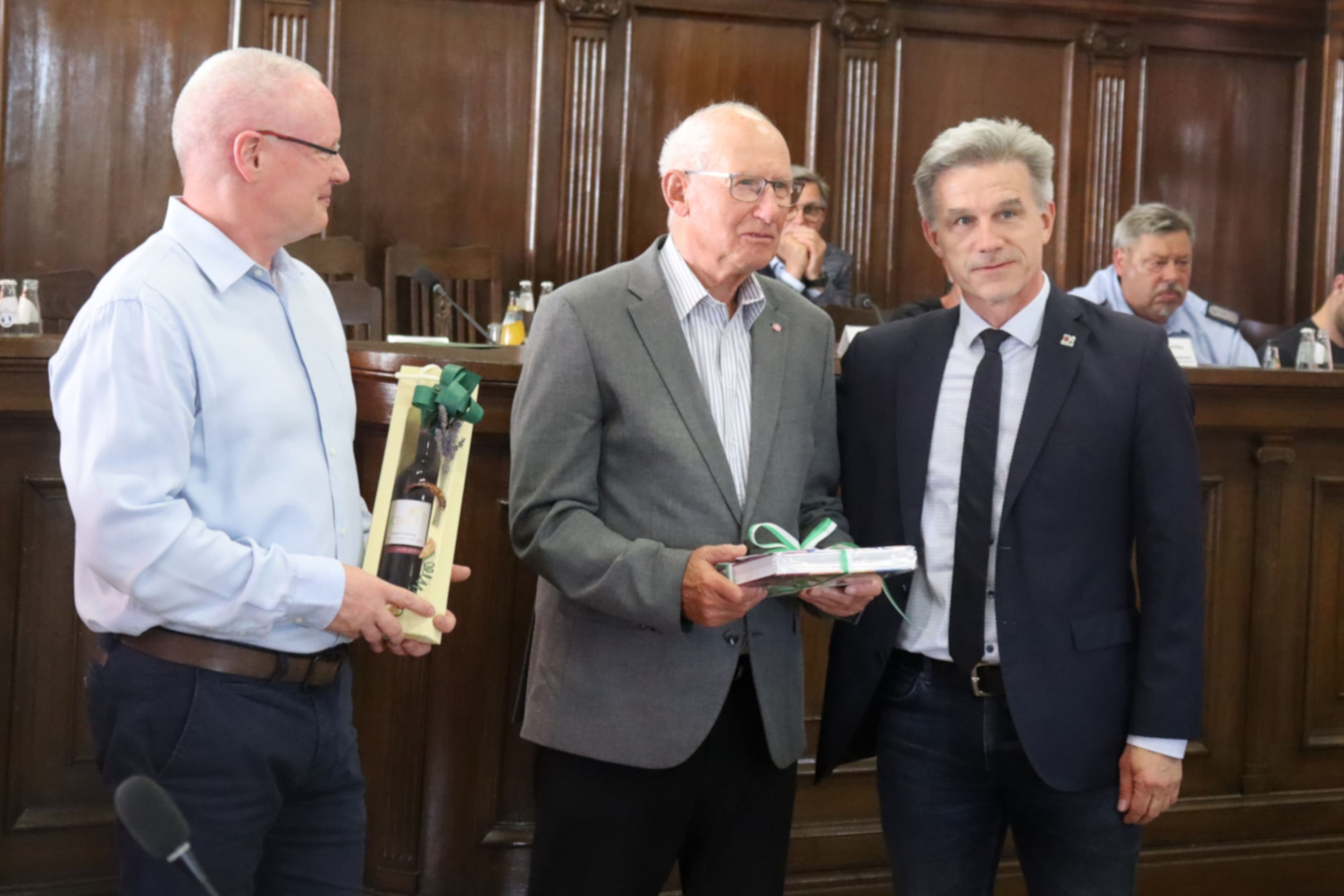 Verdienstorden für Verkehrssicherheits-Pionier