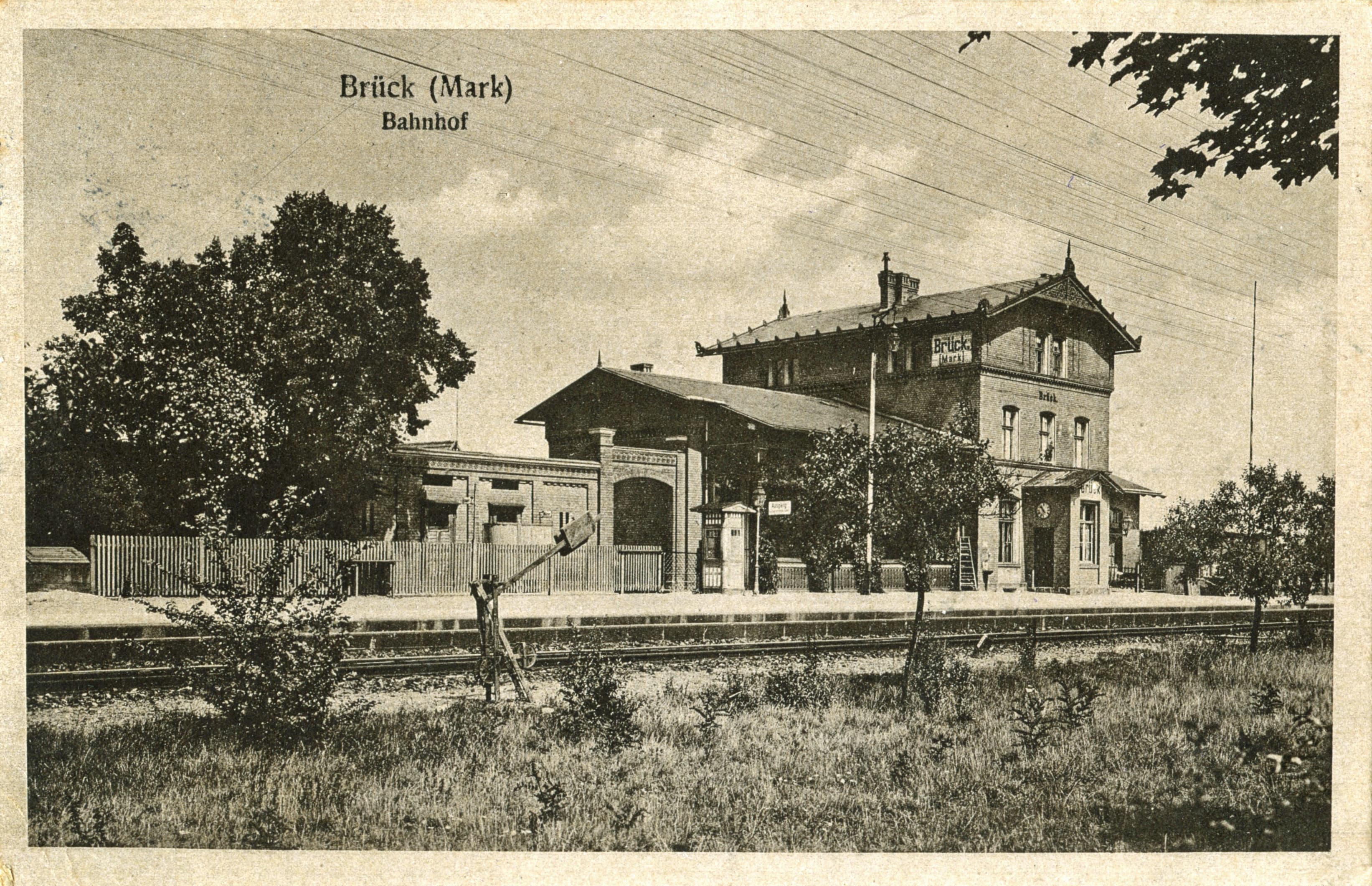 Denkmalgerechte Sanierung des Bahnhofs Brück: Neue Angebote im historischen Gebäude