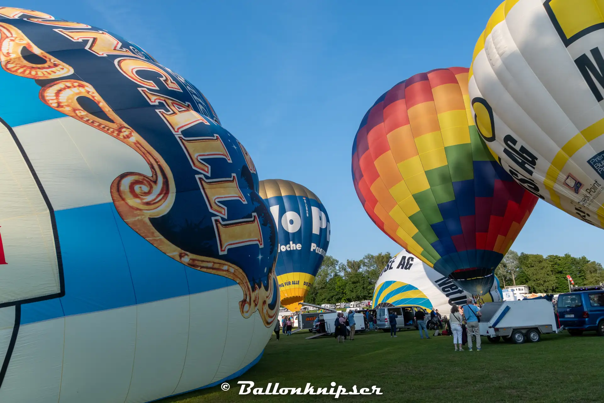 Perleberg Ballonfestival „Perleberg hebt ab“ auf dem Gelände der Oldtimer-Freunde