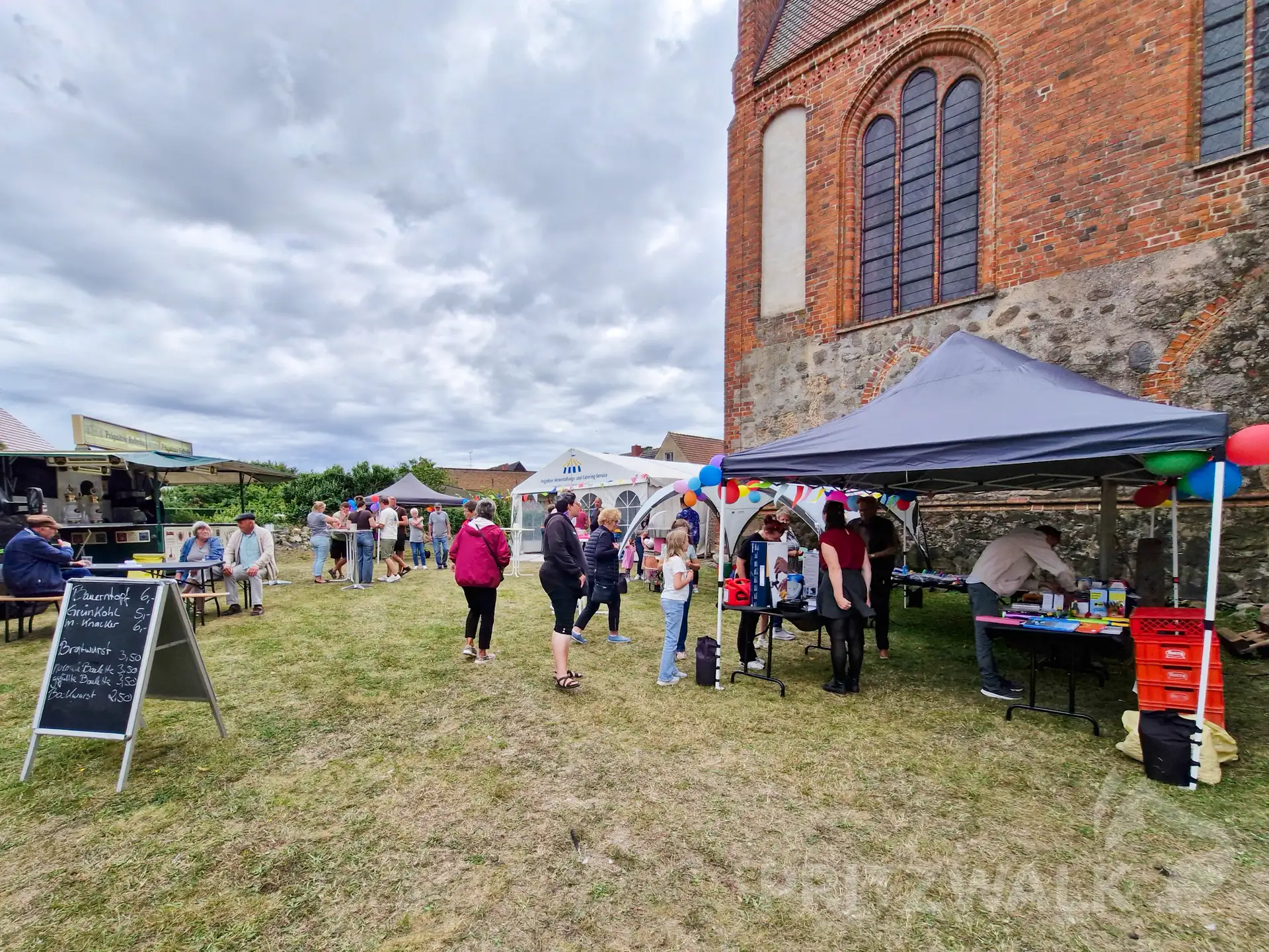 In Alt Krüssow wurde am 29. August das diesjährige Dorffest gefeiert. Es gab Spiel und Spaß für die Kinder und Musik für die Erwachsenen.