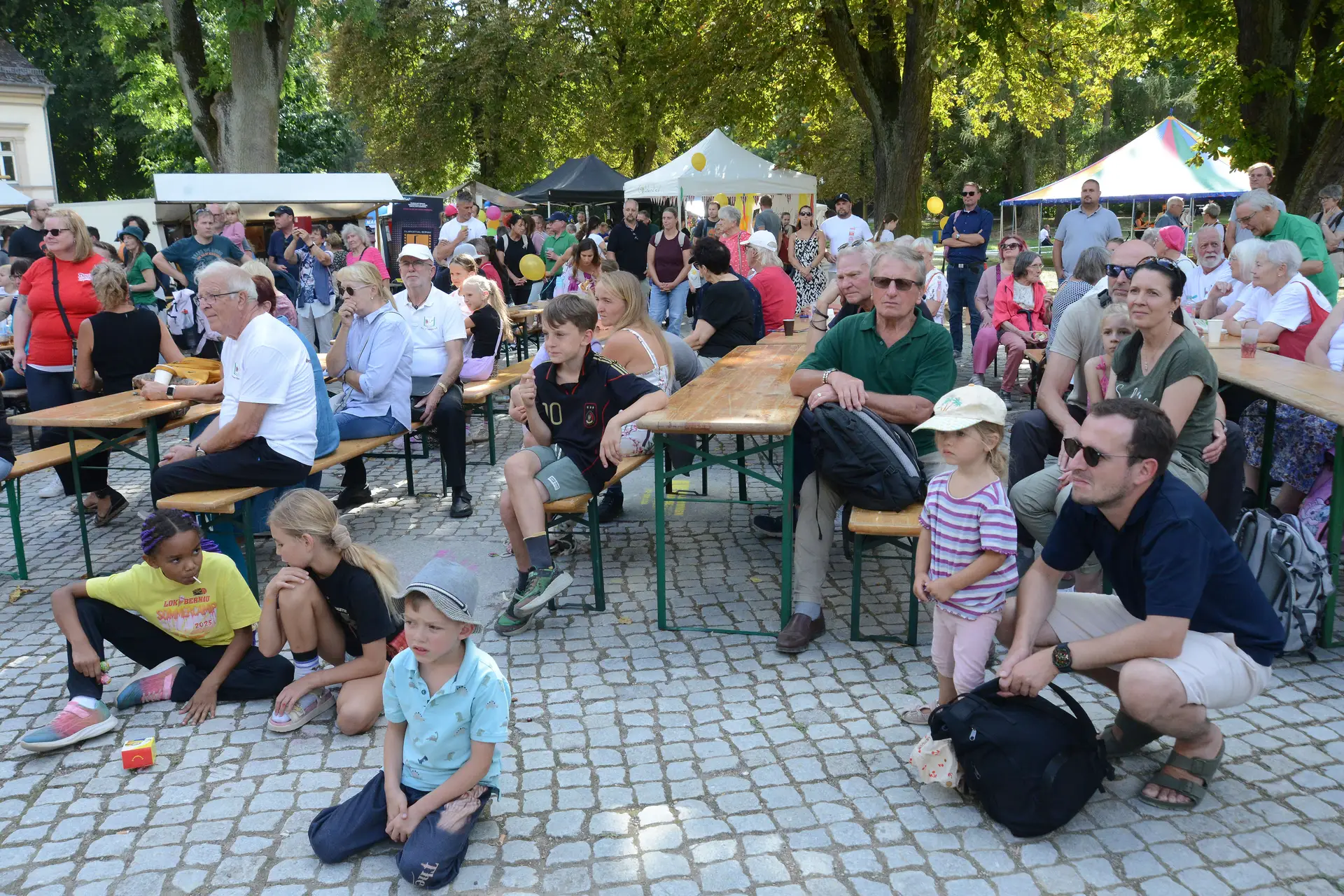 Die Bernauerinnen und Bernauer nutzten beim Voting-Day die letzte Gelegenheit, um im Abstimmungszelt ihre Wahl für den Bürgerhaushalt 2027 zu treffen.