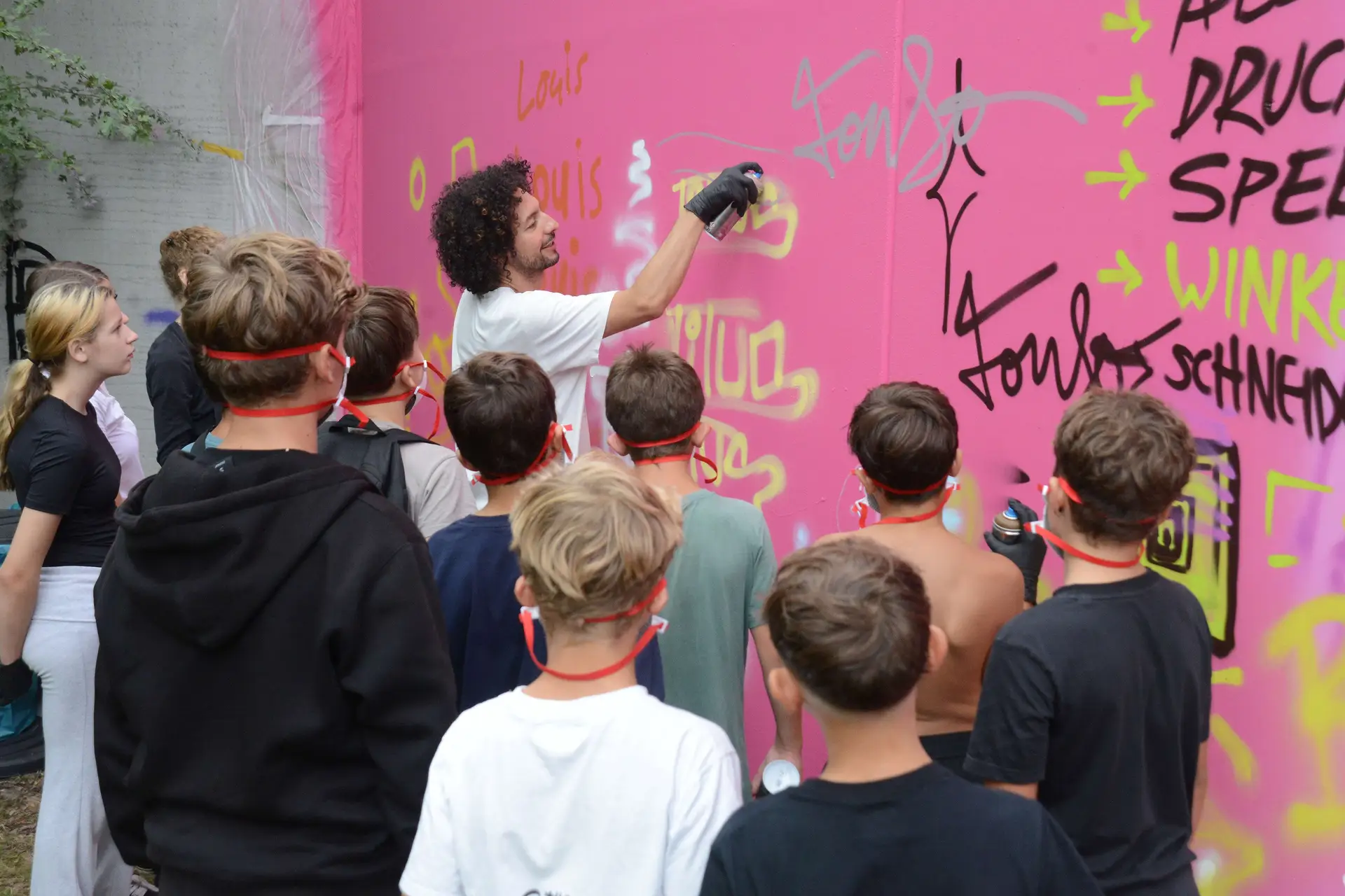 Offizielles Sprühen am Skatepark Rehberge: Graffitiwand mit Kindern und Jugendlichen