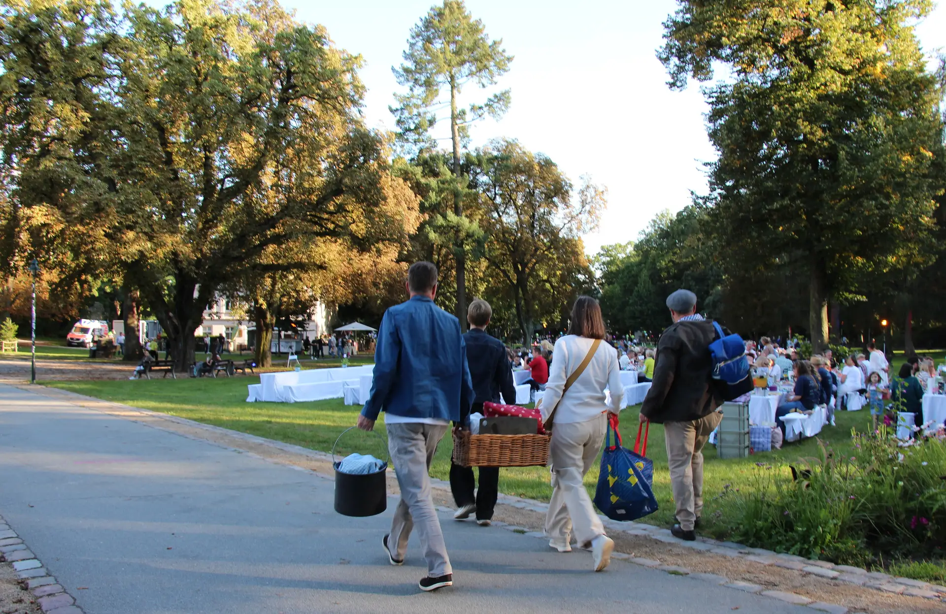 Dinner-Picknick im Stadtpark Bernau: Rahmenprogramm und Mitmach-Infos