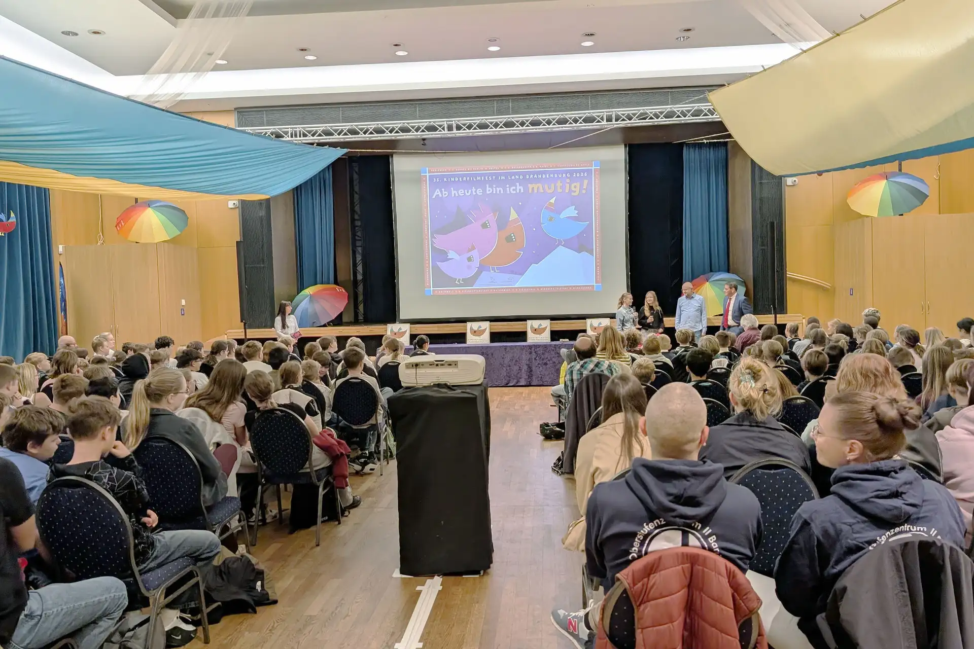 Eröffnungsaufnahme zum Brandenburger Kinderfilmfest in der Stadthalle Bernau.