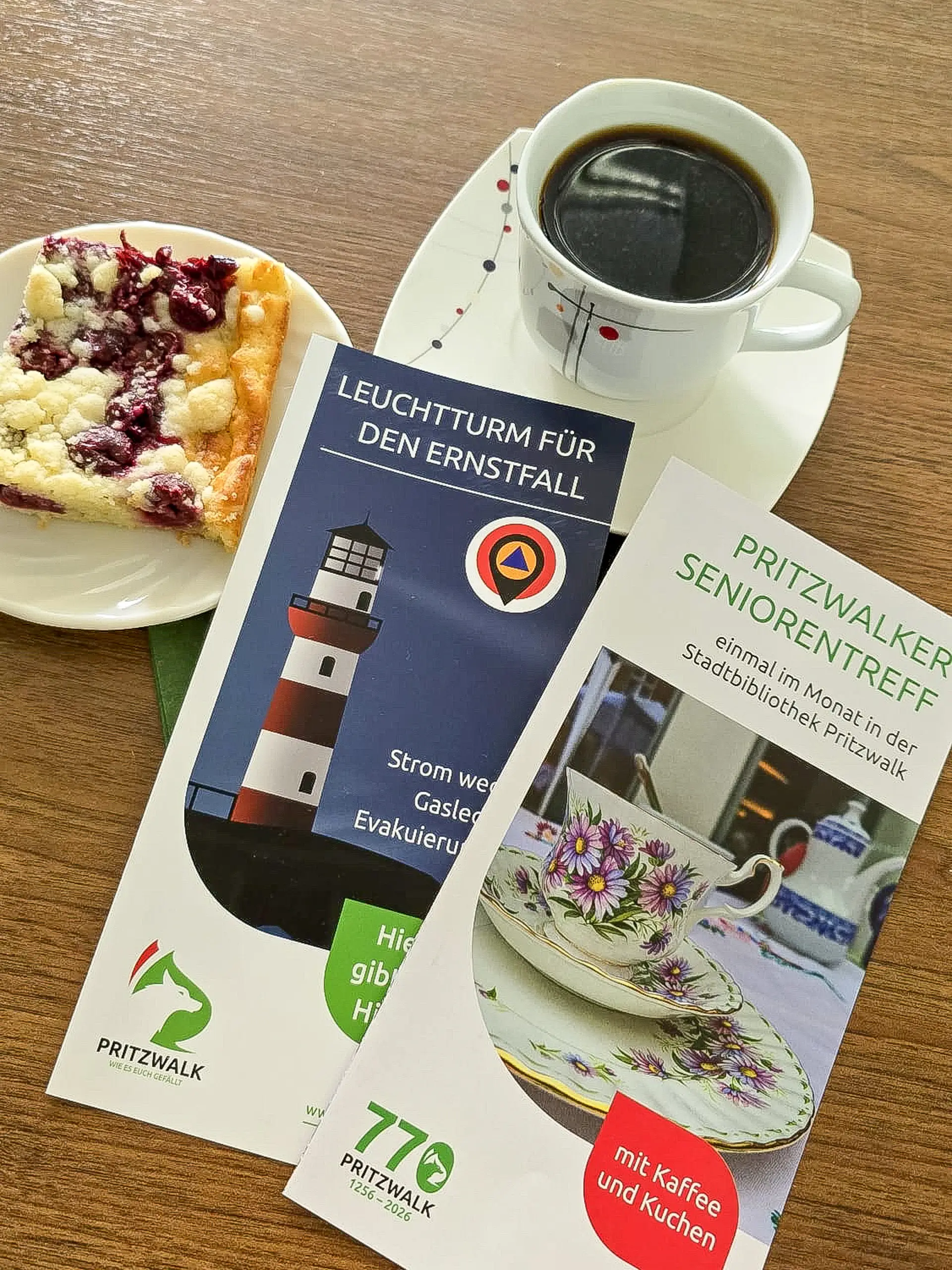 Der Seniorentreff in der Stadtbibliothek Pritzwalk ist meist – hier im Juli – gut besucht.